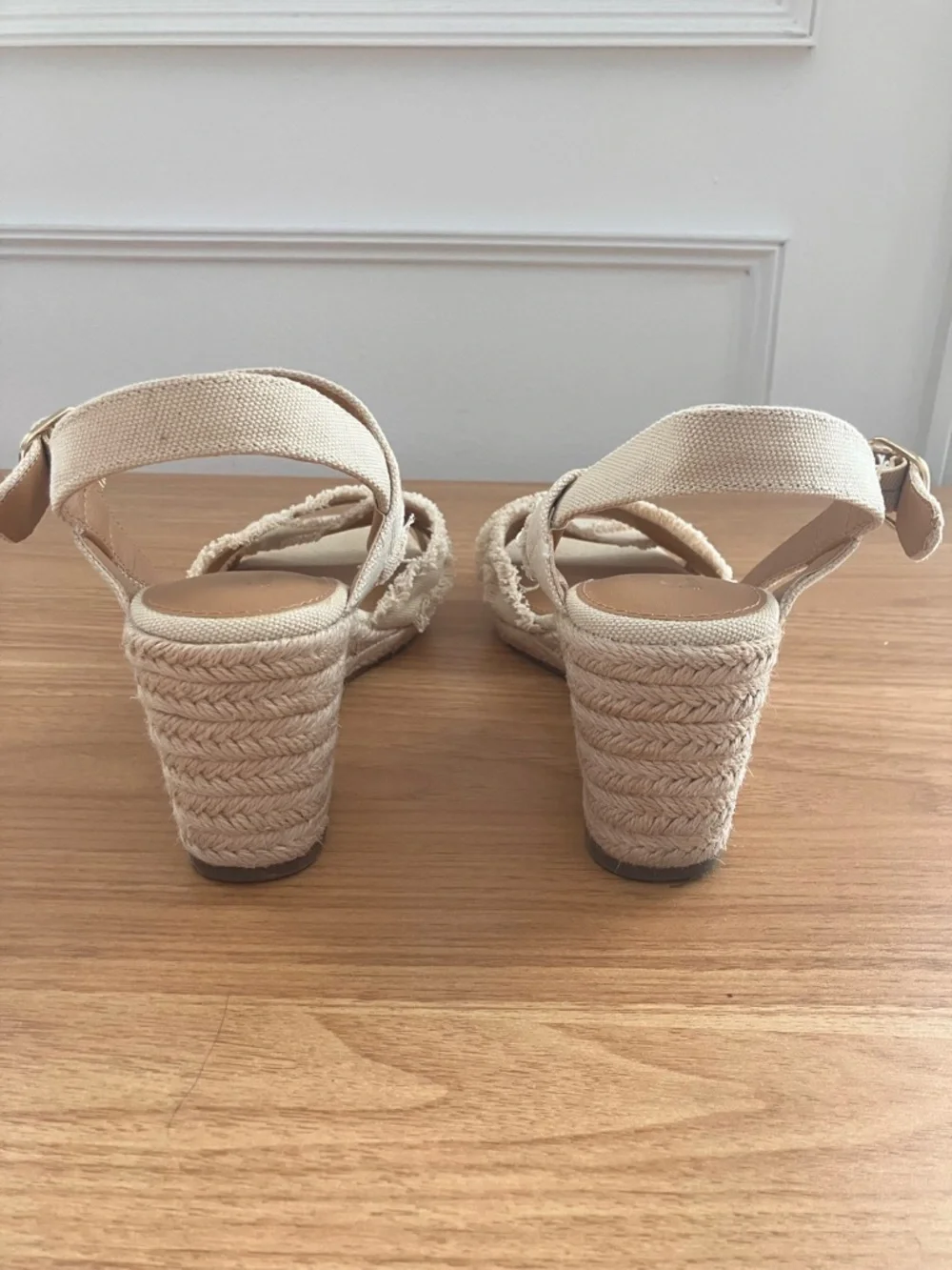 Tommy Bahama light cream